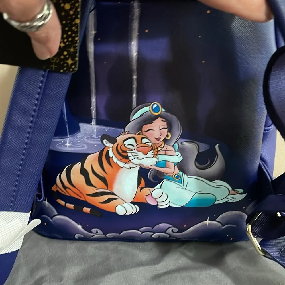 BNWT Loungefly Disney ALADDIN & JASMINE HT Backpack - Picture 4 of 4